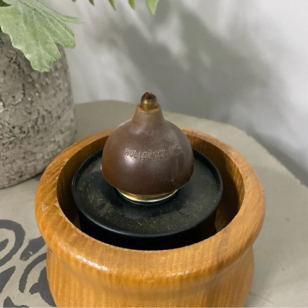 [Hollowick] Swan Glass & Wood Base Candle Holder